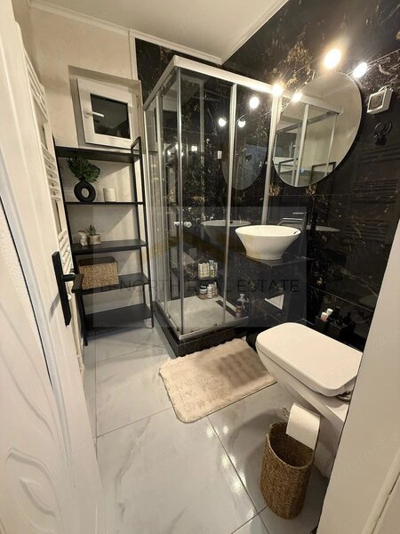Resita, Eroii Revolutiei, apartament 2 camere de inchiriat,  parcare.