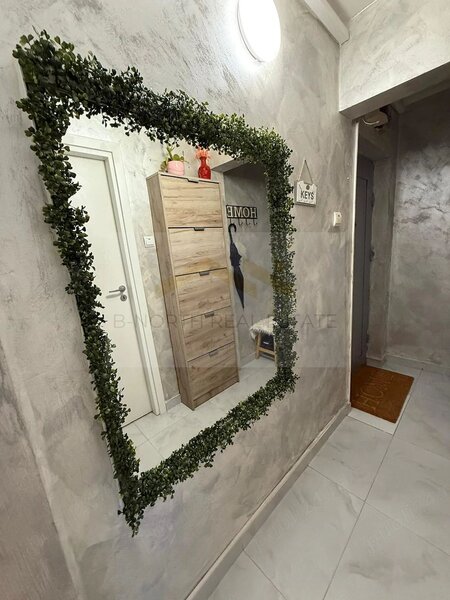Resita, Eroii Revolutiei, apartament 2 camere de inchiriat,  parcare.